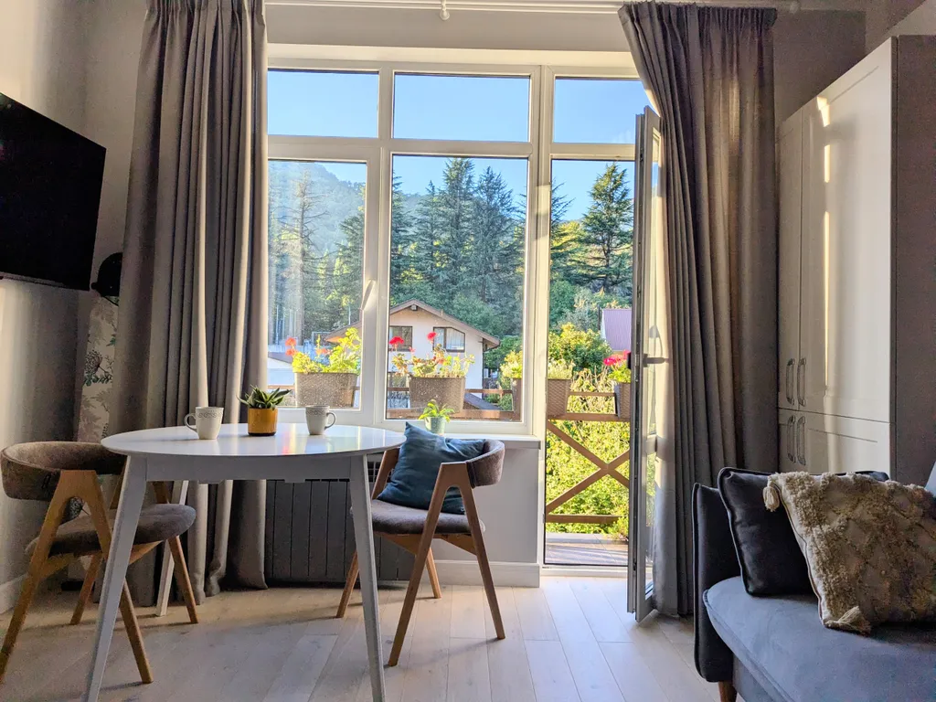 Двухуровневая квартира с балконом в центре — аренда посуточно в Красная Поляна