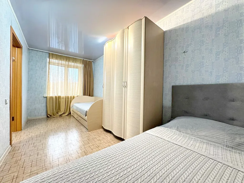 Двухкомнатная квартира в центре на Дзержинского