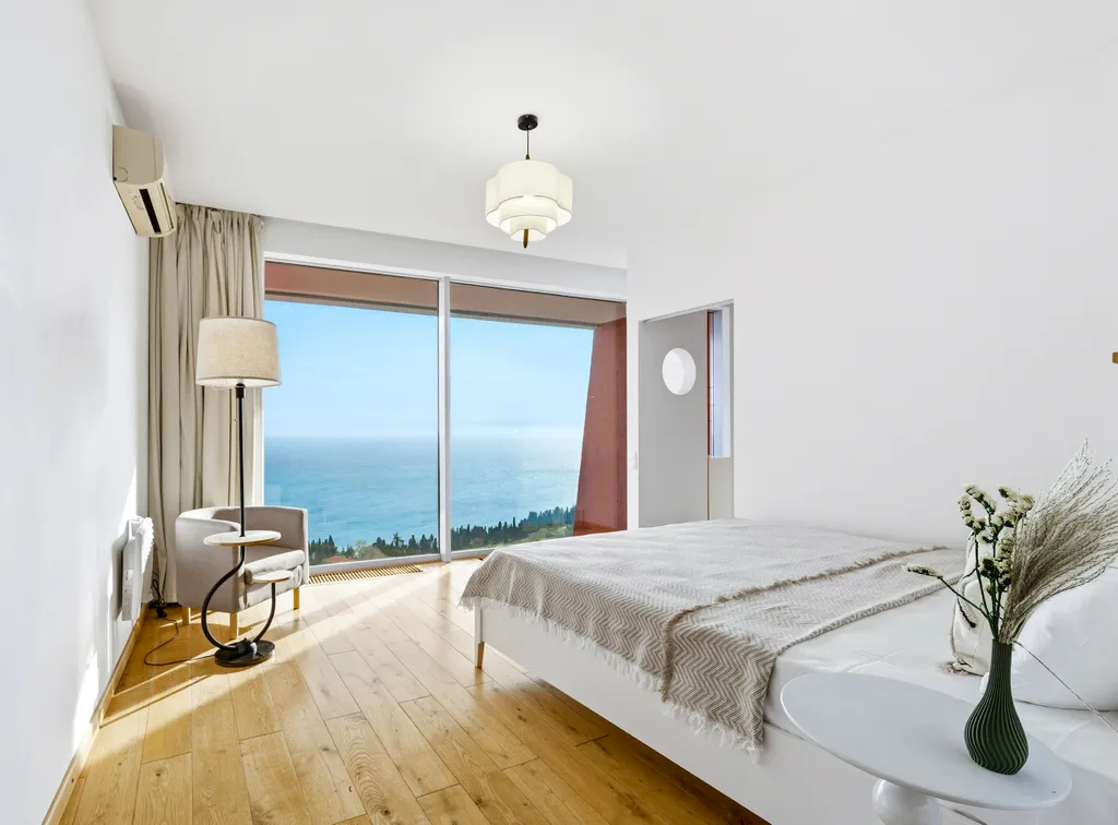 Современная квартира с видом на море  № 191