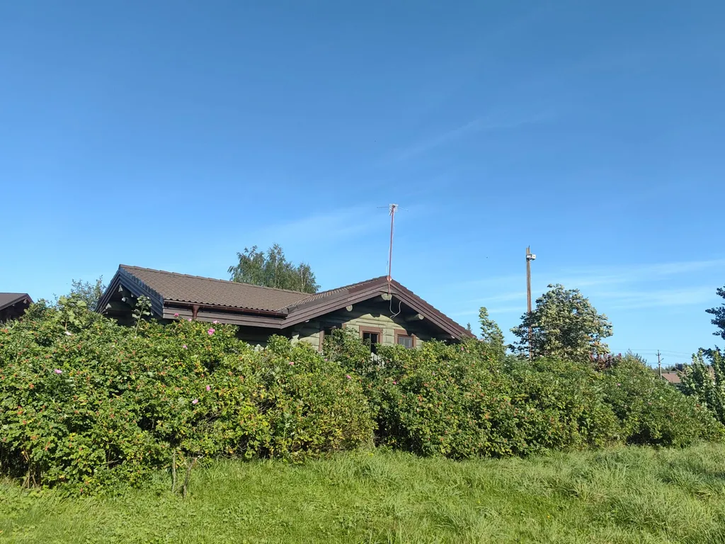 Шале и баня на 1 линии озера Красное, 2 километра от Финского залива, Пески