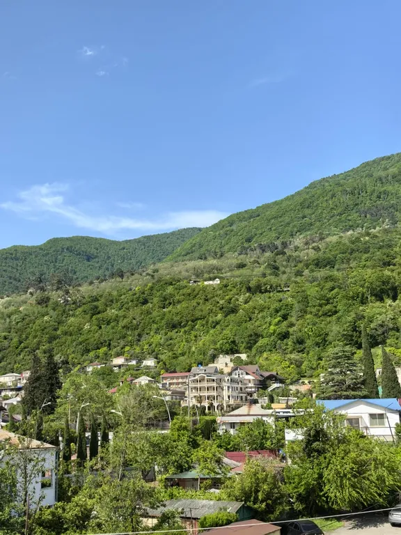 Трехкомнатная квартира с видом на горы