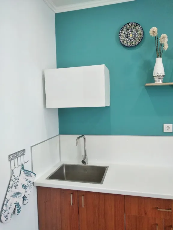 У метро рядом с центром