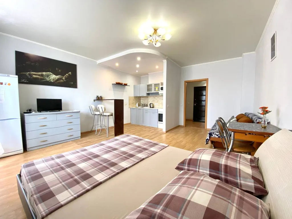 Квартира Уютная светлая студия в центре — Тюмень