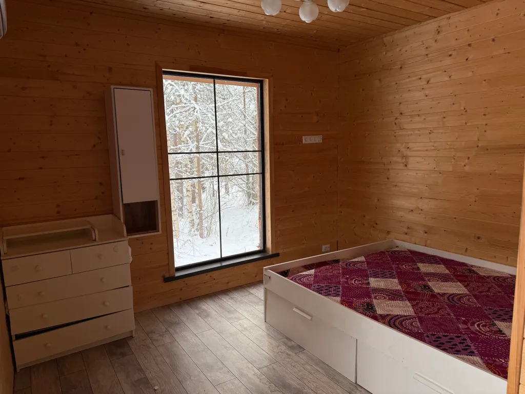 Уютный дом в лесу