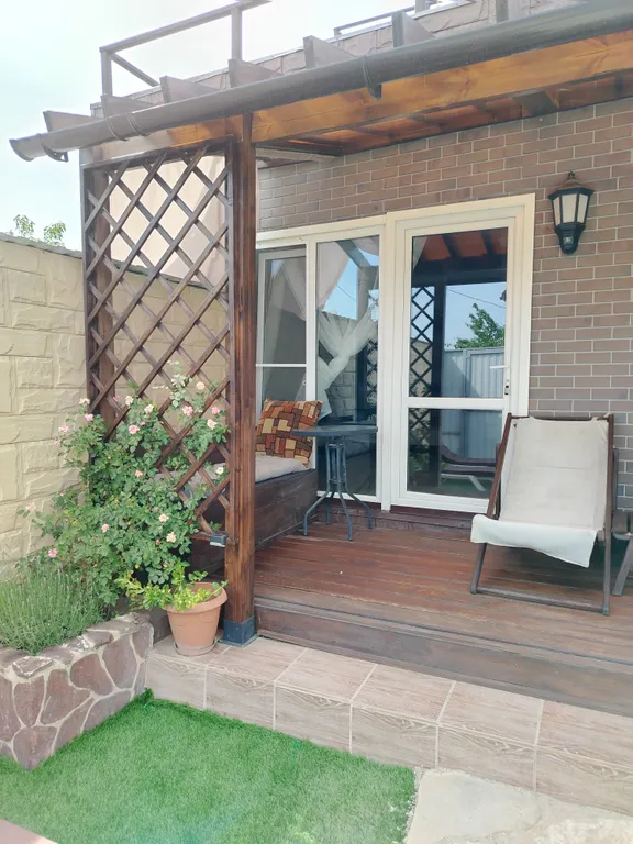 Квартира Комната в новом коттедже с террасой и отдельным двором — Геленджик