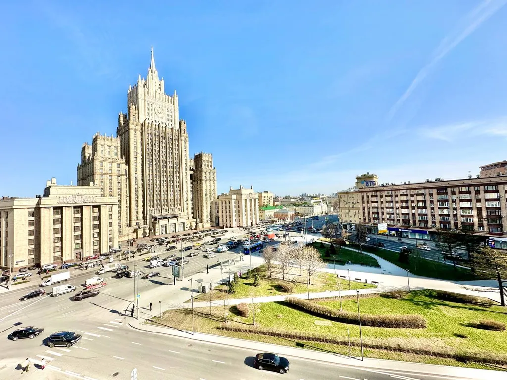 Квартира Двухкомнатная квартира с прекрасным видом на центр — Москва