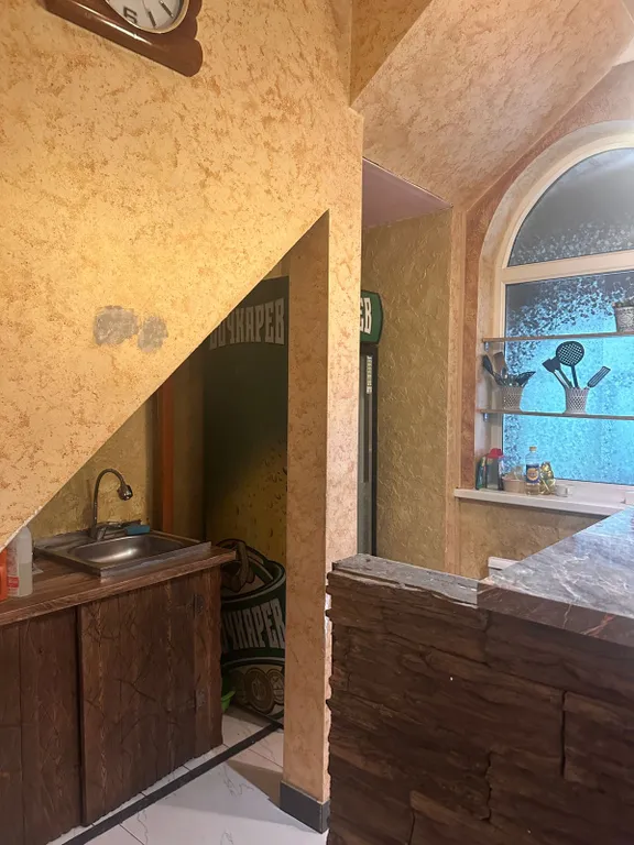 Большой дом с баней, бассейном, мангалом и парковкой