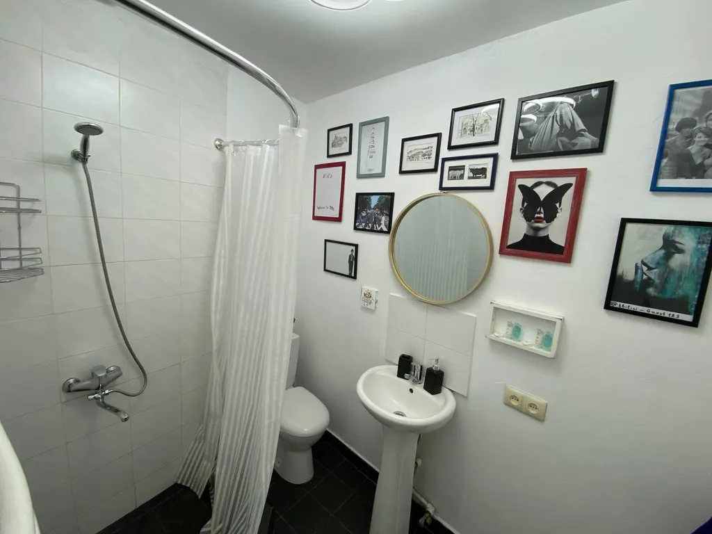 Квартира с отдельной спальней в центре Тбилиси