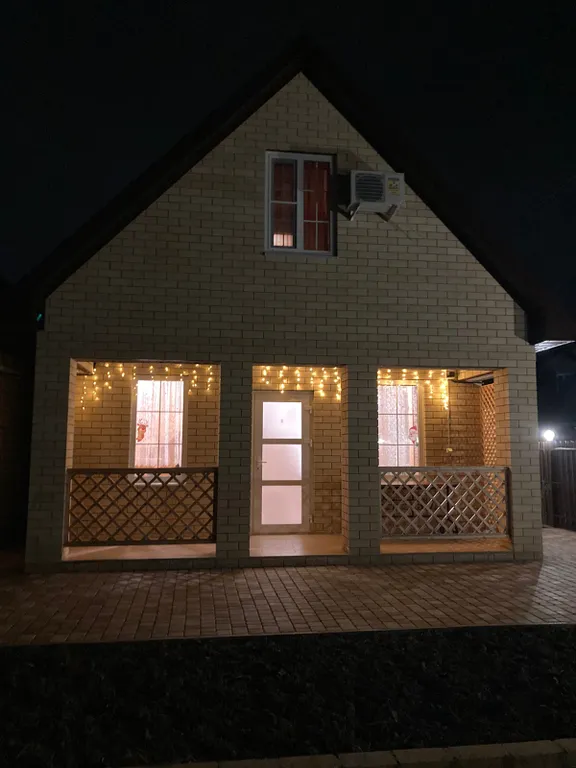 Коттедж с бассейном Азовочка