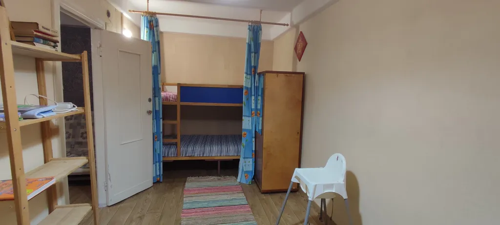 Квартира у горы, с балконом