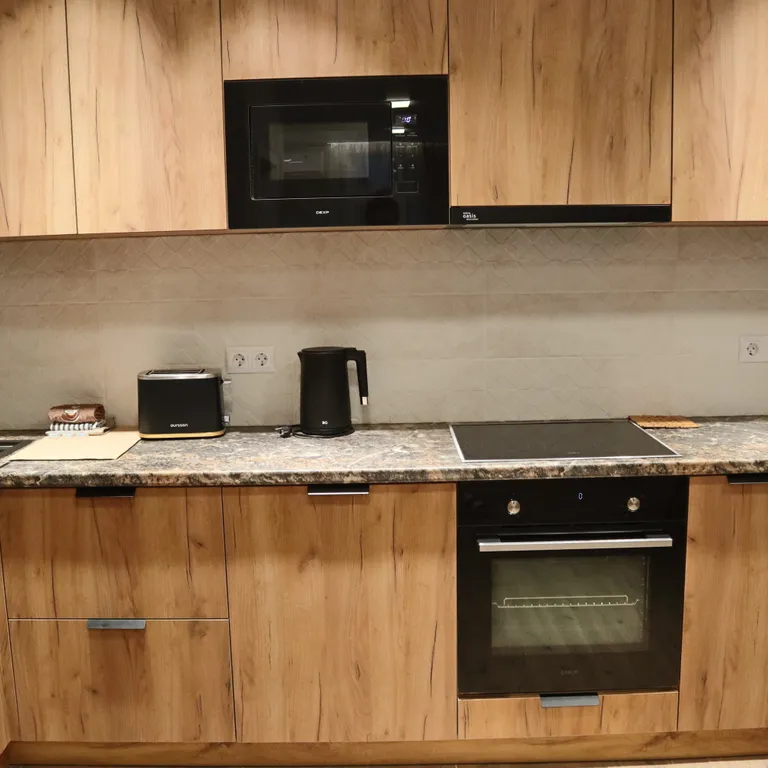 Новый дом с бамбуковой рощей