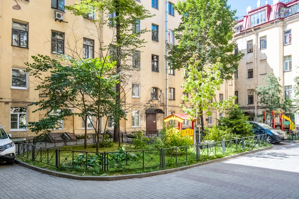 Апартаменты Кареты и Лошади с тремя спальнями рядом с Эрмитажем