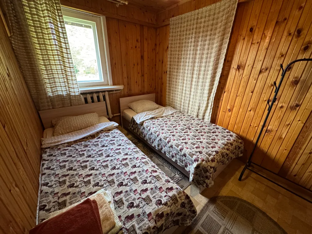 Ретро-дача с баней на берегу лесного озера