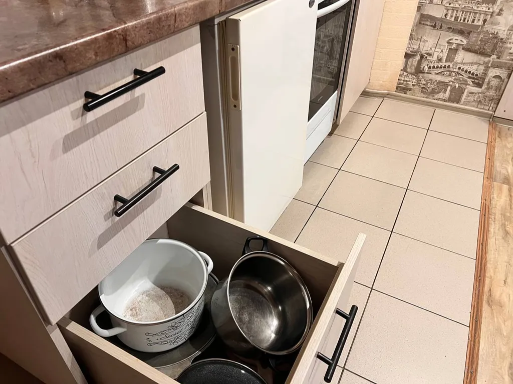 Квартира Студия центр уютная светлая, ТЦ Вояж, парковка, кафе, аквапарк, источник — Тюмень