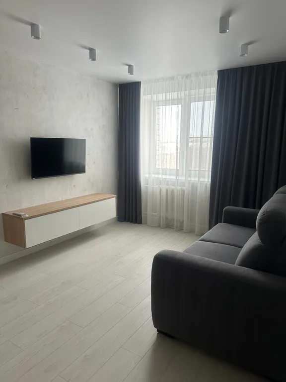 Современная квартира у вокзала с кондиционером