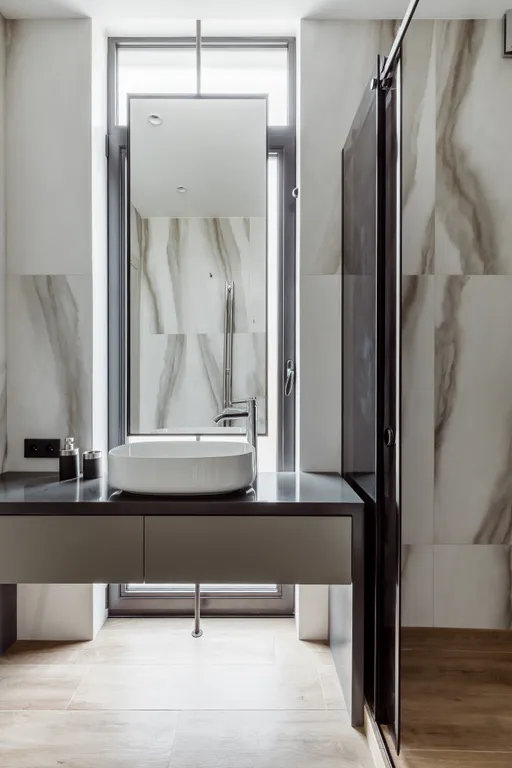 Дизайнерский трёхэтажный дом недалёко от моря