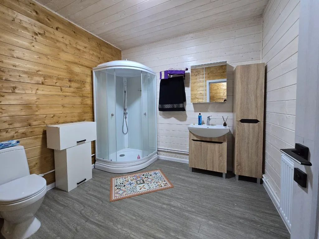 Коттедж Дом у реки в 1 минуте от пляжа — Шишкино