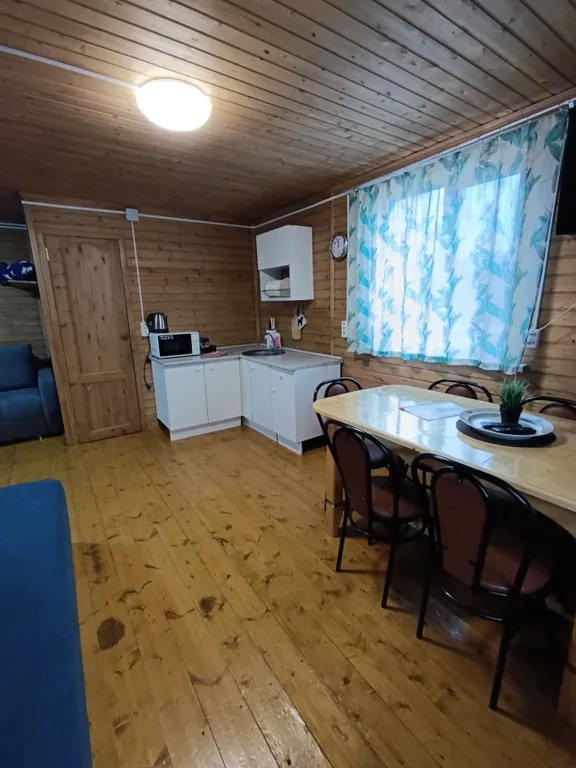 Дом на берегу пруда для шести человек