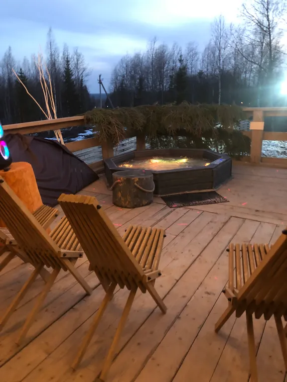 Новая вилла с горячей джакузи в террасе в черте города