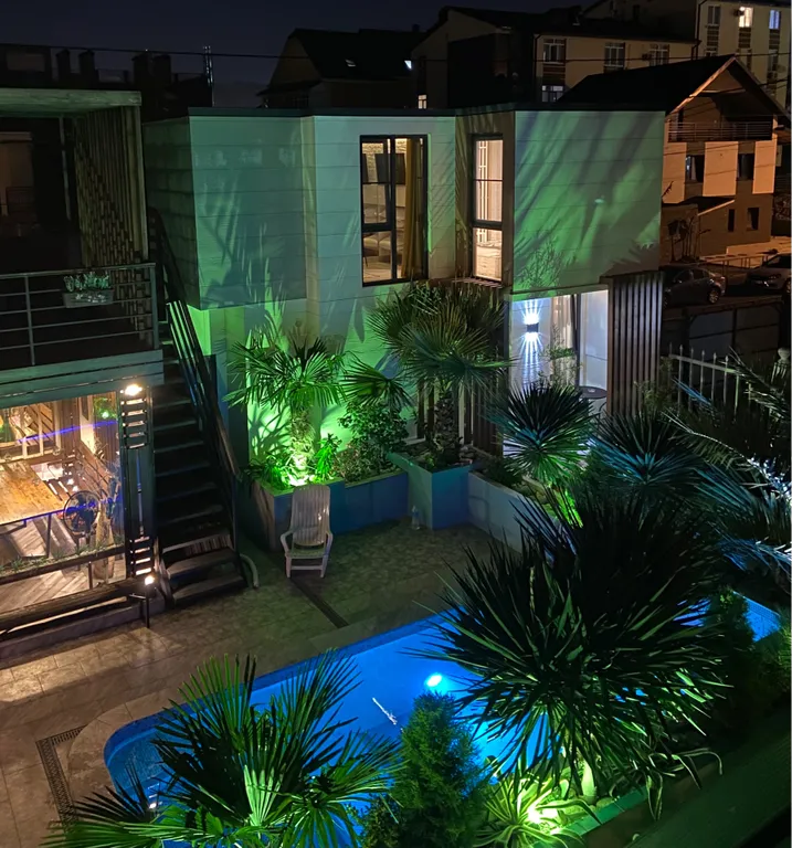 Коттедж Домик у бассейна — Сириус