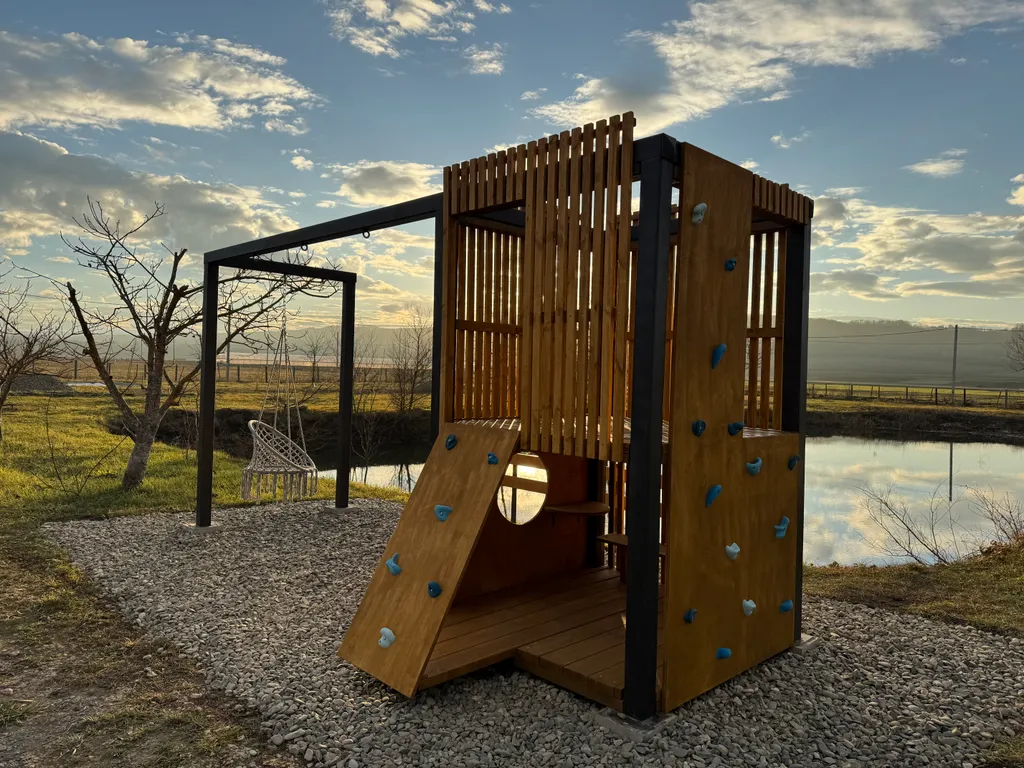 Дом с видом на луга и горы