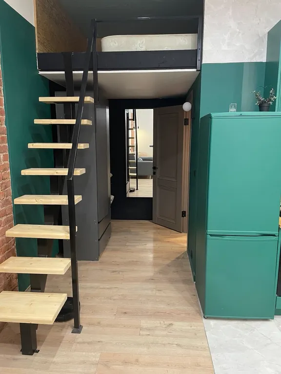 Уютная студия в центре города С балконом в 2 минутах от моря