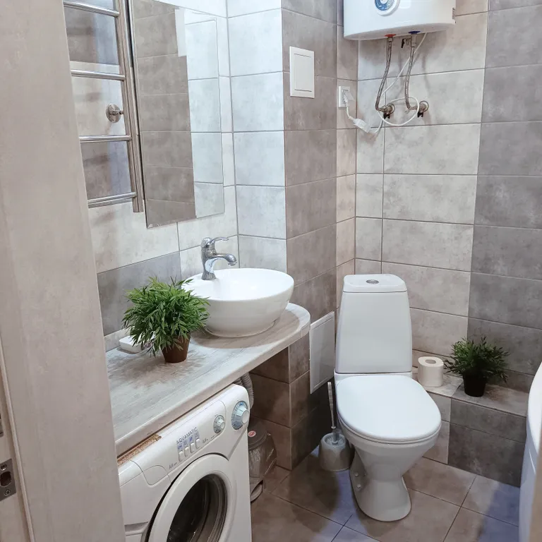 Студия в новом доме с большой ванной и кондиционером