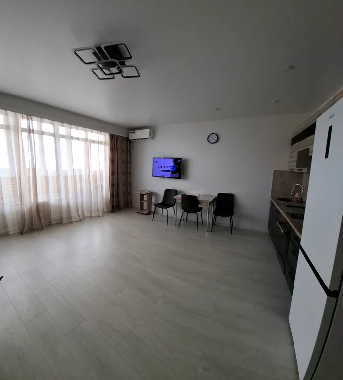 Студия с видом на море