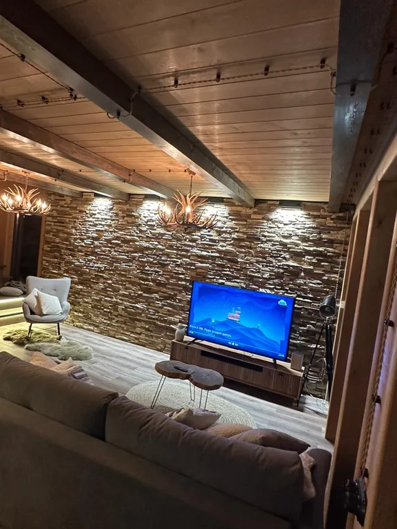 Дом в Гунибе с видом на крепость и горы