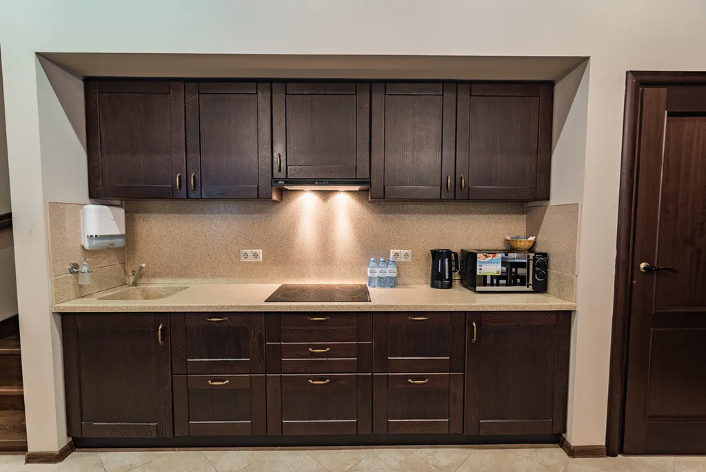 Коттедж с зоной барбекю и парковкой