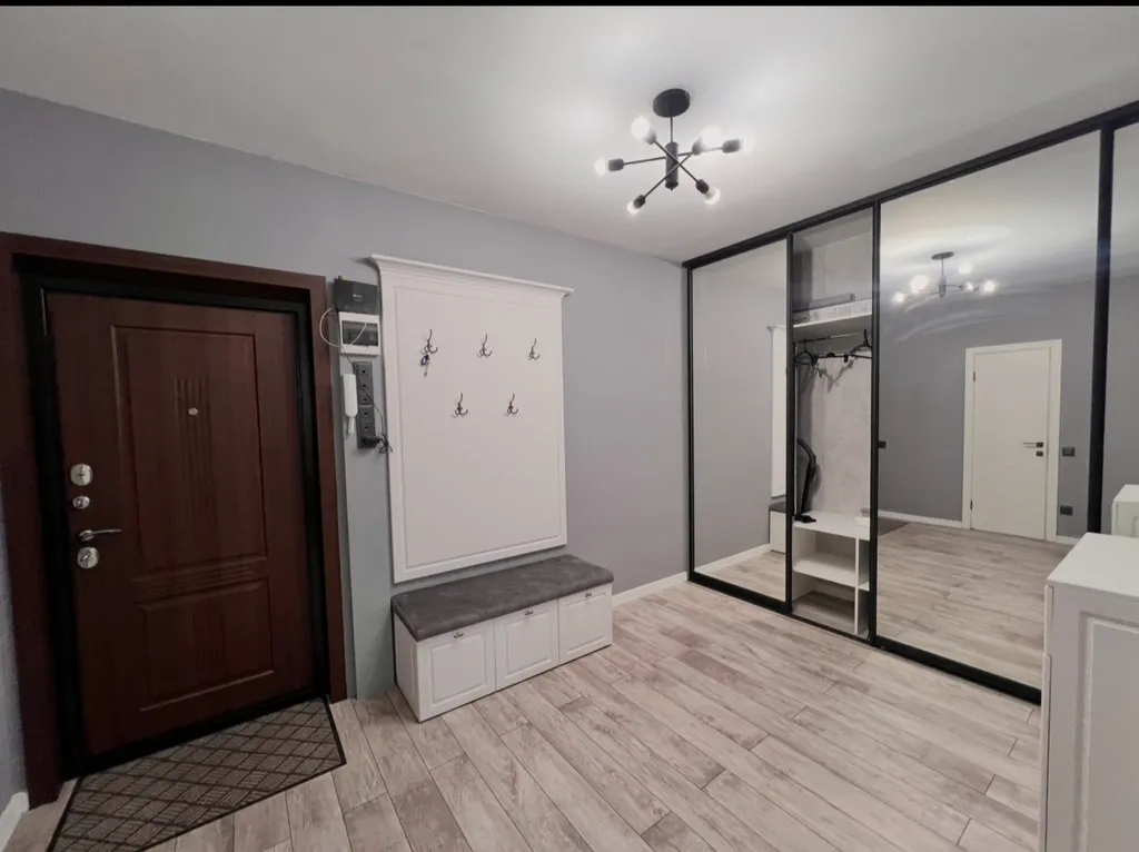 Стильная квартира с панорамными окнами