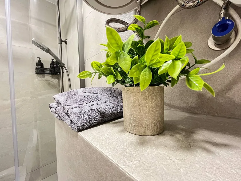 Теплая светлая квартира для 4 гостей в современном ЖК