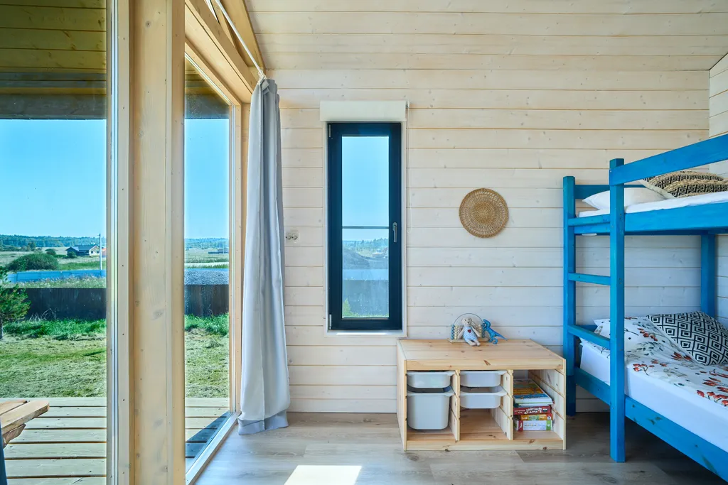 Дом с видом на пруд