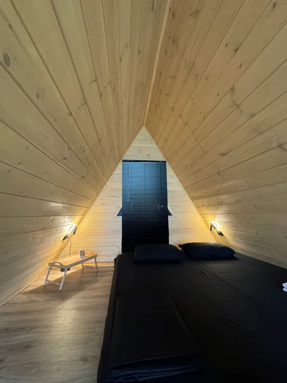 Дoм у реки с собственным причалом и рыбалкой