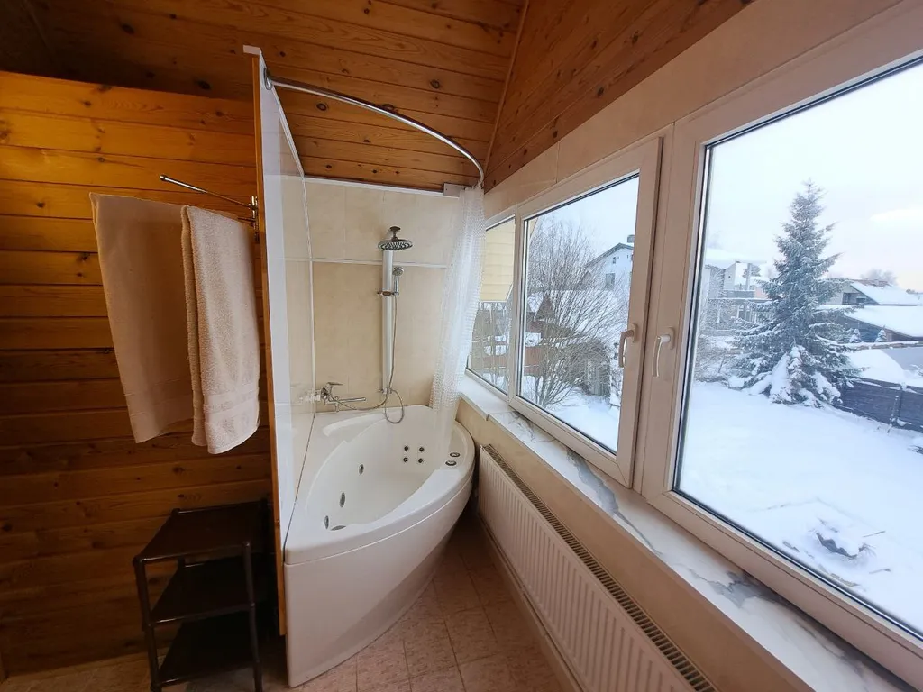 Коттедж Большой двухэтажный коттедж в стиле ампир с сауной и бассейном-купелью — Агалатово