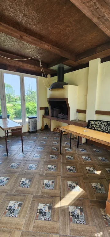 Большой коттедж у озера