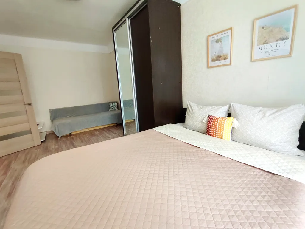 Квартира Просторная двухкомнатная квартира — Севастополь