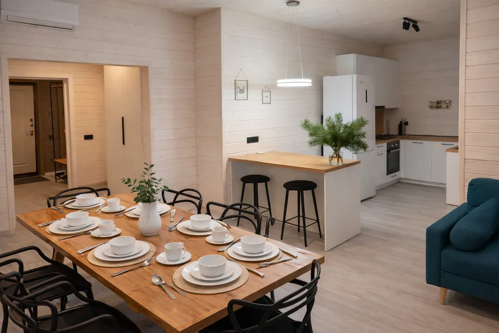 Новый дом в лесу с финской сауной рядом с озером