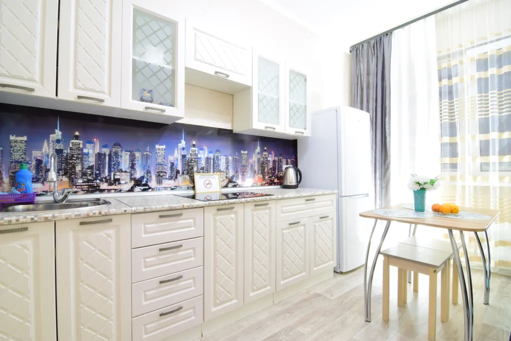 Уютная квартира рядом с ТЦ Аура и вокзалом, Аэропорт