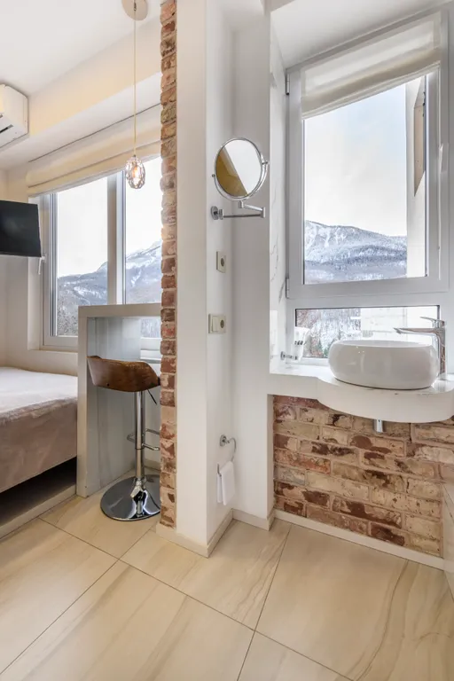 ЛАЙТ ДЖЕМ ДИЗАЙН-СТУДИЯ | 28 м²| Гипнотический вид из кровати