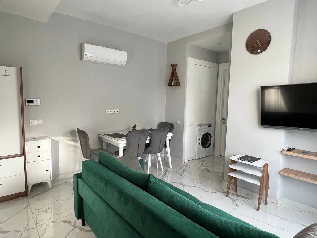 Апартаменты в центре с бассейном