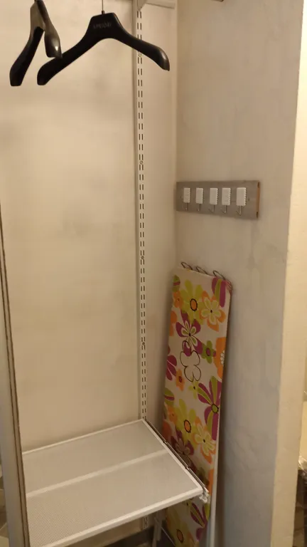 Уютная квартира в жилом районе, рядом с бассейном, магазинами и остановкой