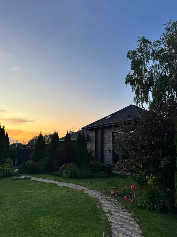 Новый дом с подогреваемым бассейном и сауной