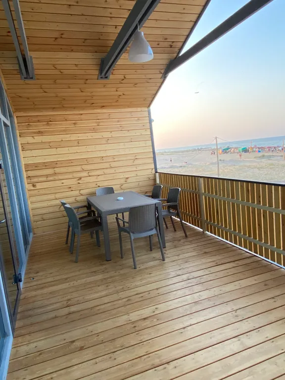 Домик на берегу моря