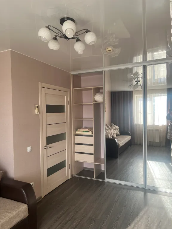 Квартира с диваном и балконом от 3-ех суток