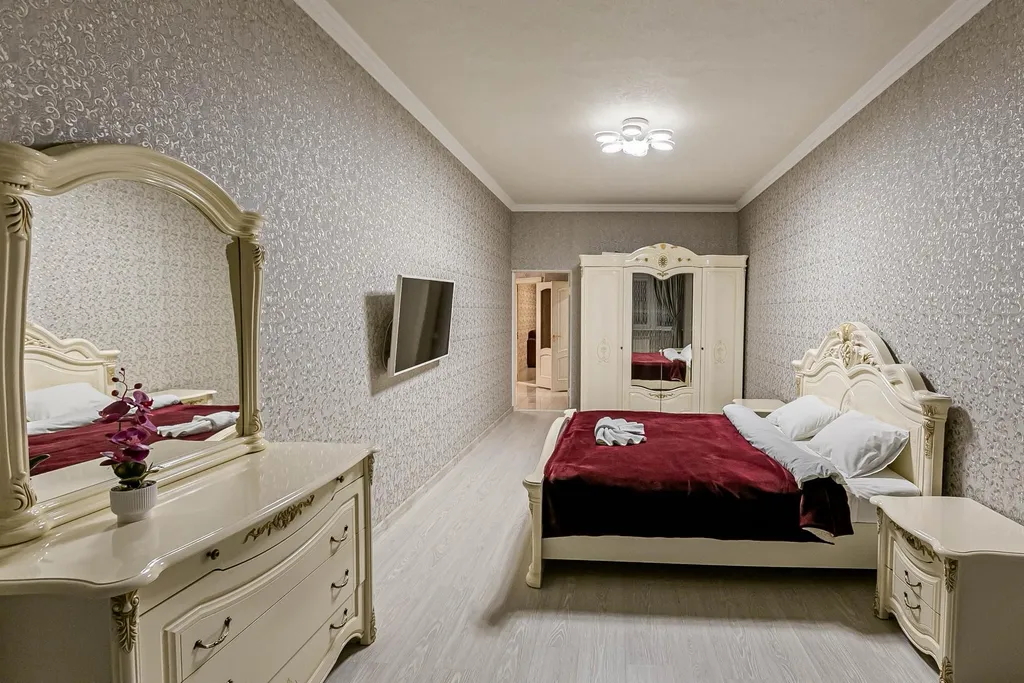 100 метров от Парка