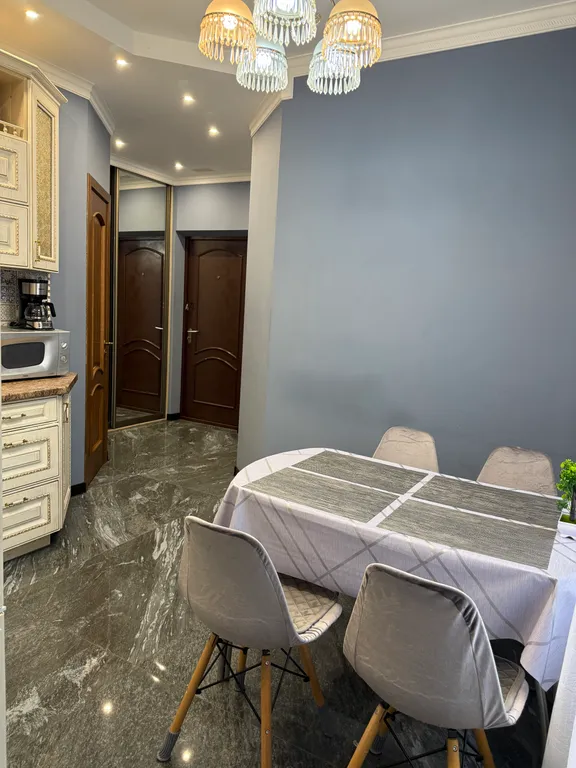 Уютная квартира с 2 изолированными спальнями с охраной