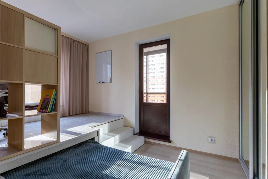 Двухкомнатная квартира с подиумами