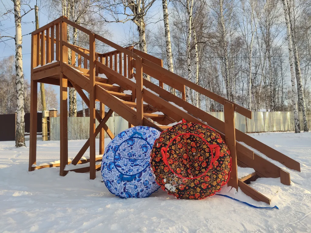 Дом-шале в черте города с баней и чаном