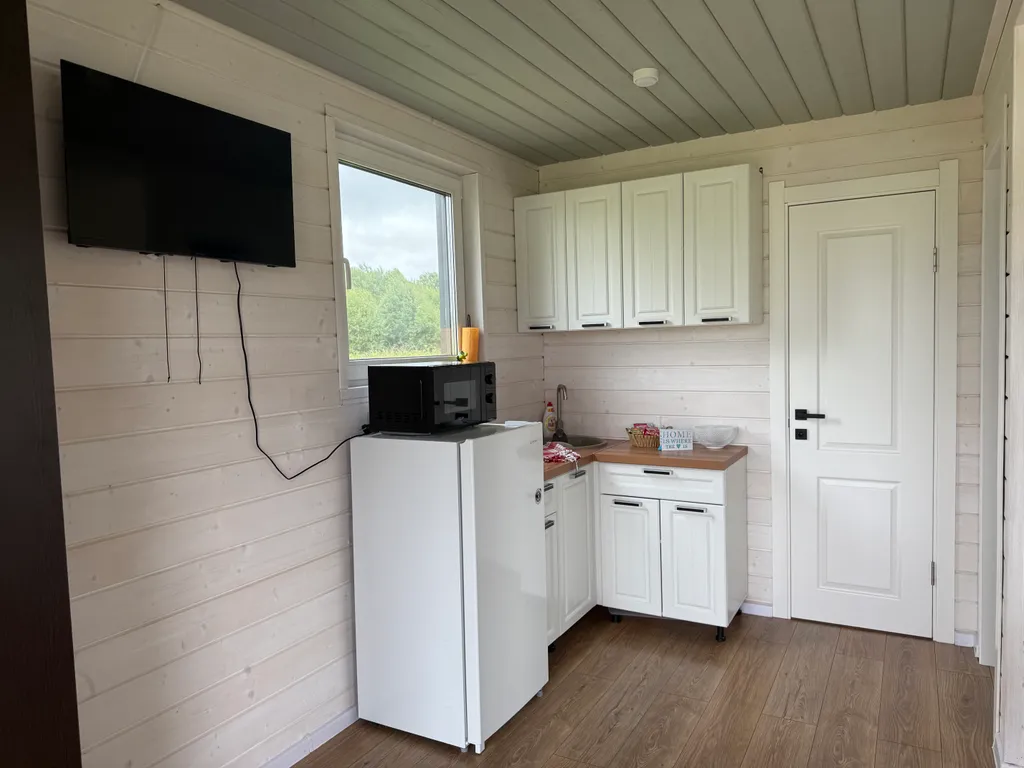 Коттедж Домик Бонапарт на базе отдыха Монтенегро — Волковицы